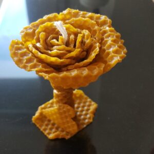 vela de miel en forma de flor.duracion aprox.1,30 h.